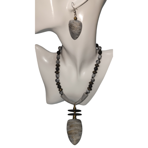 Necklaces Set Grey Black Beads Fancy Style Back Rope Finish Party Wear